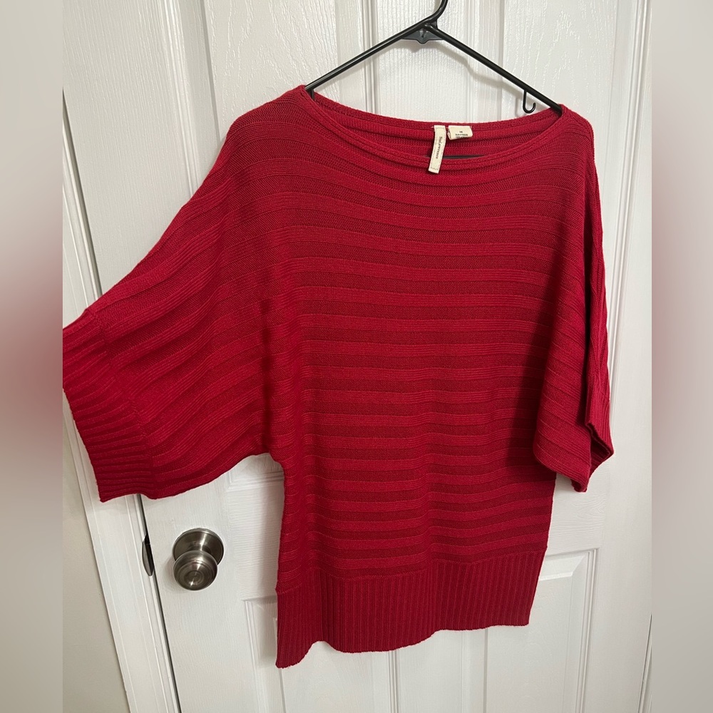 Pinkish/red sweater size medium
